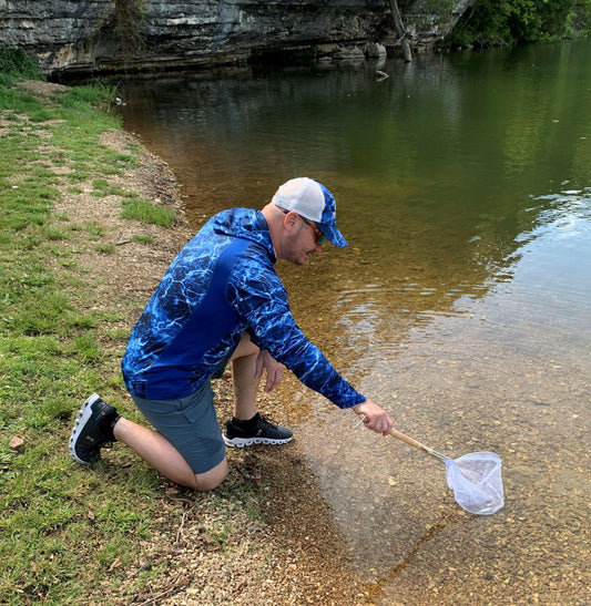 Catch the Big One with Our 9x8 Baitwell Fishing Net! 🐟✨ Durable Vinyl Netting & Sturdy Wooden Handle! #FishingGear #AnglerEssentials.