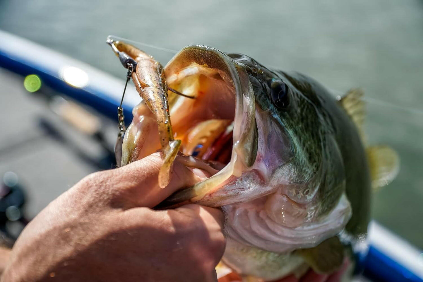 Harmony Fishing Razor Series Underspin Swimbait Hooks (4 Pack with 5 Bait Pegs) - Weighted Weedless Swimmer Hooks Featuring Flashy Willow Spinner Blades