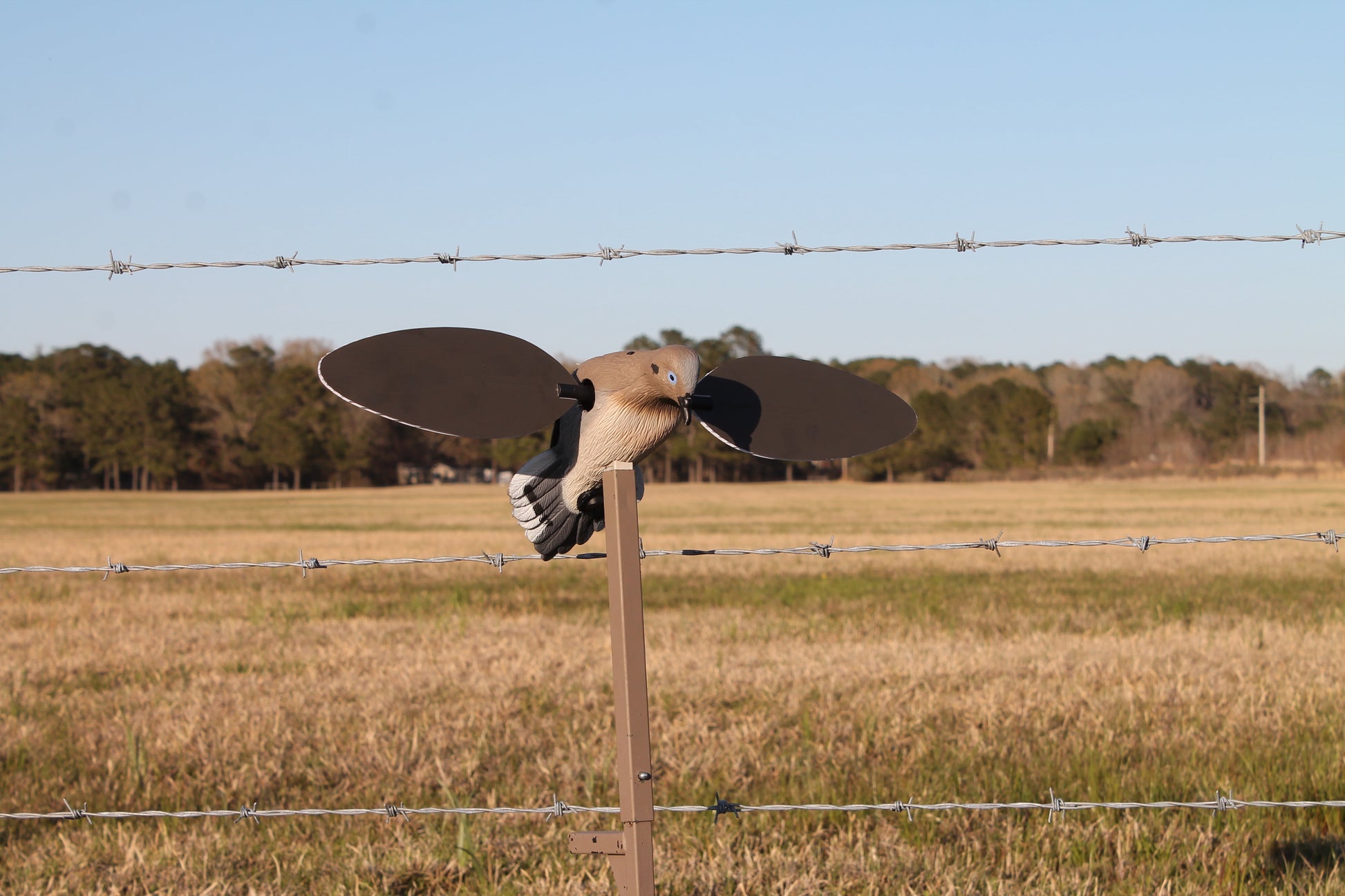 Voodoo Dove Spinning Wing Decoy - Single Unit HW2300, 2.25 lbs Assembled