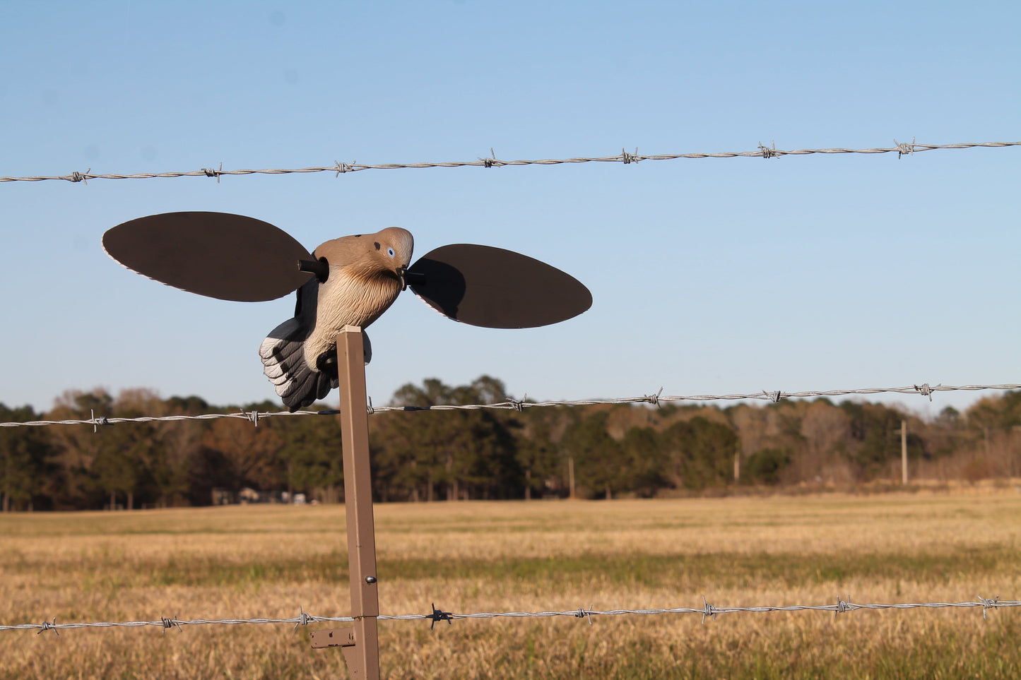 Voodoo Dove Spinning Wing Decoy - Single Unit HW2300, 2.25 lbs Assembled